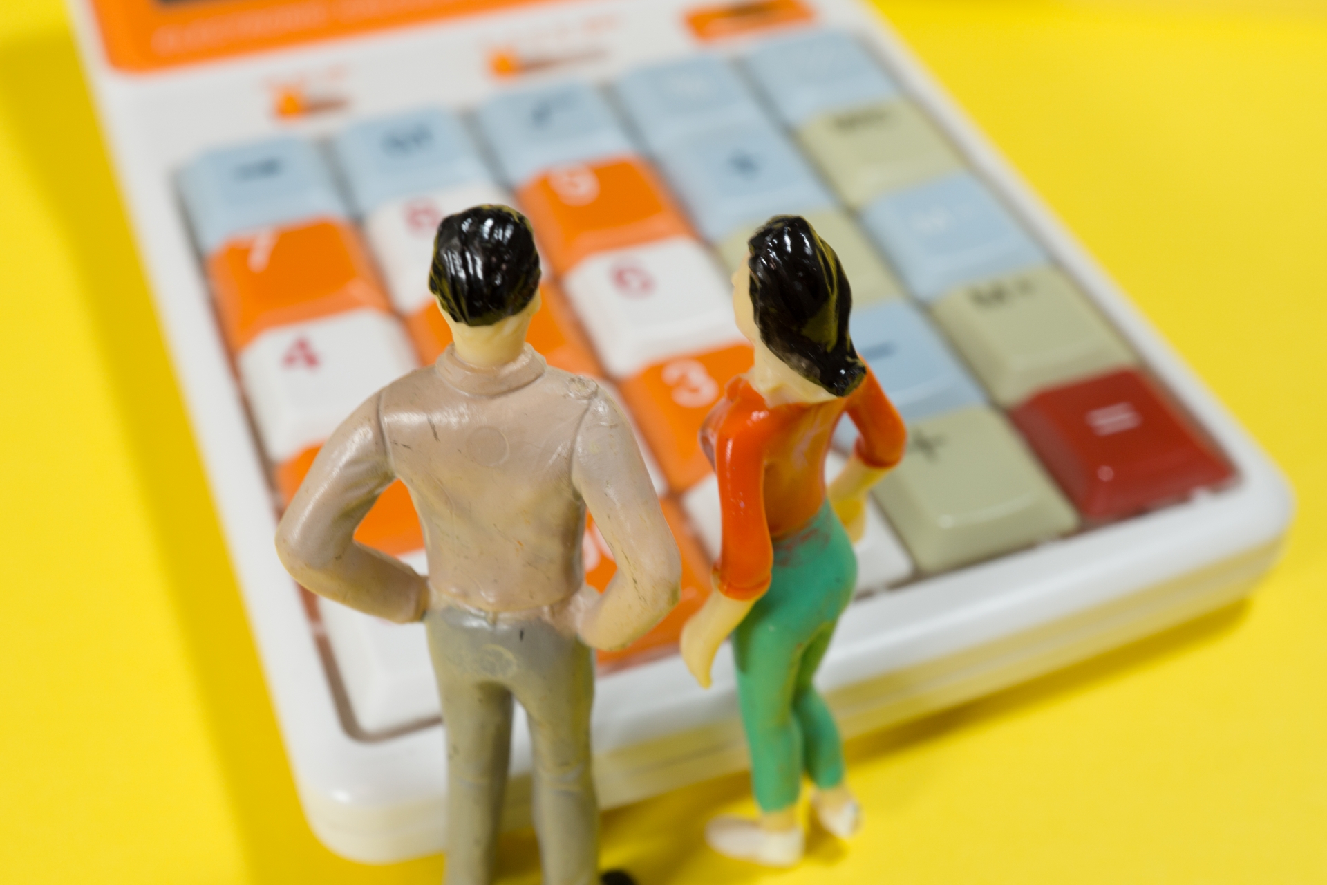 カードローンとは?クレジットカードとの違いをわかりやすく解説