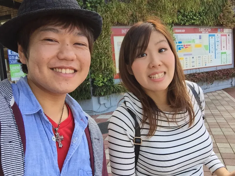 30代の笑顔が素敵な夫婦の写真